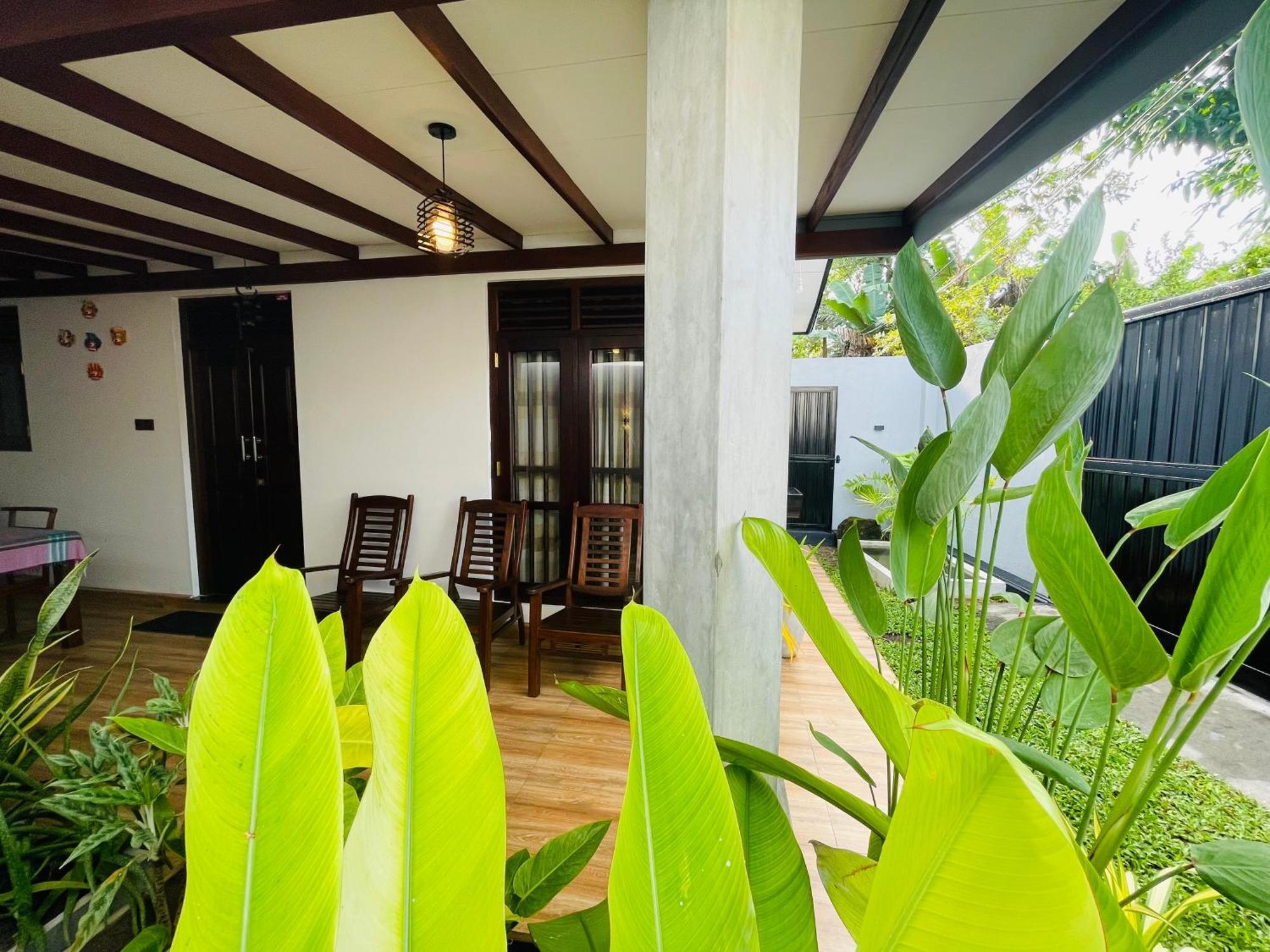 Hotel The Nook Hikkaduwa Esterno foto