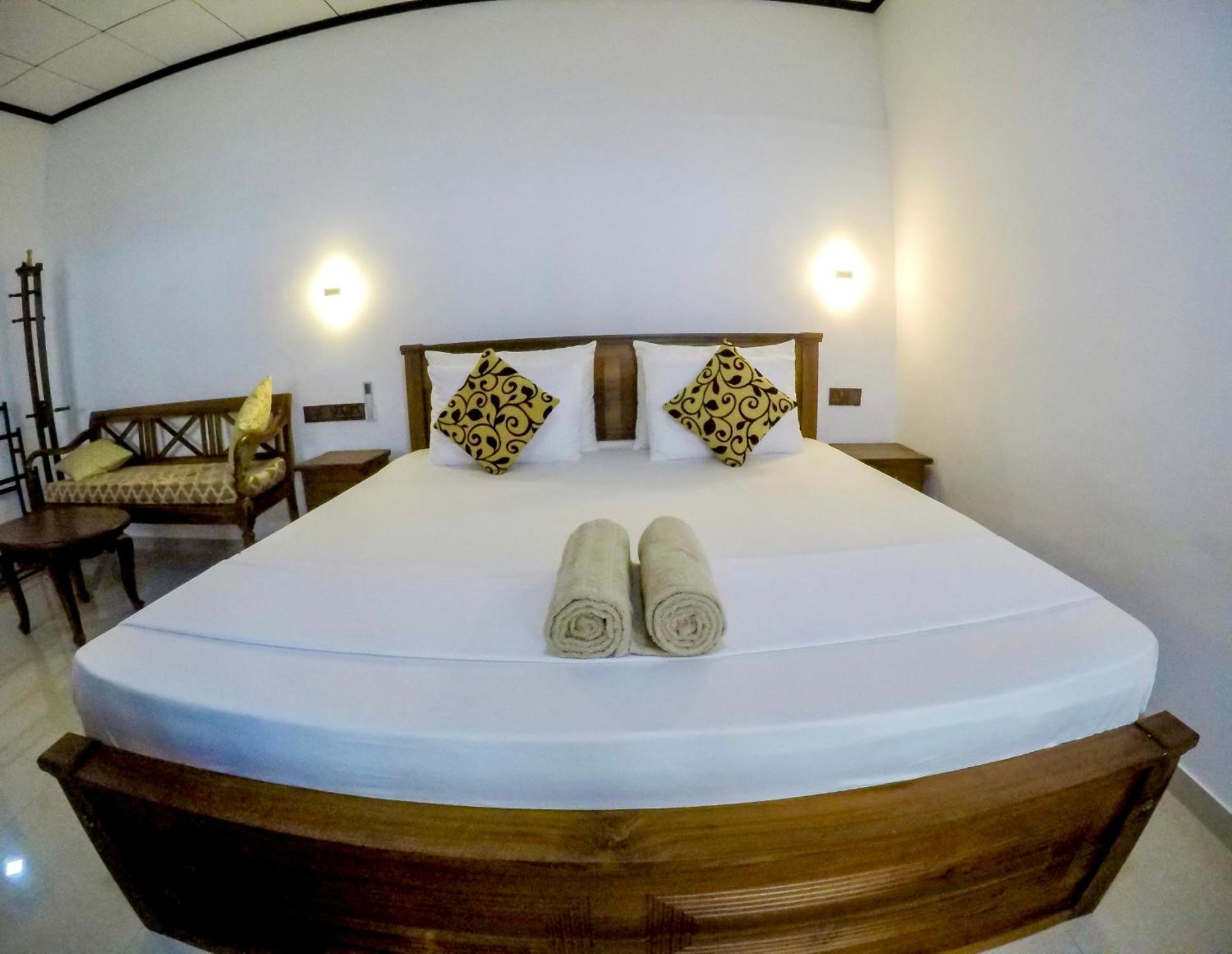 Hotel The Nook Hikkaduwa Esterno foto