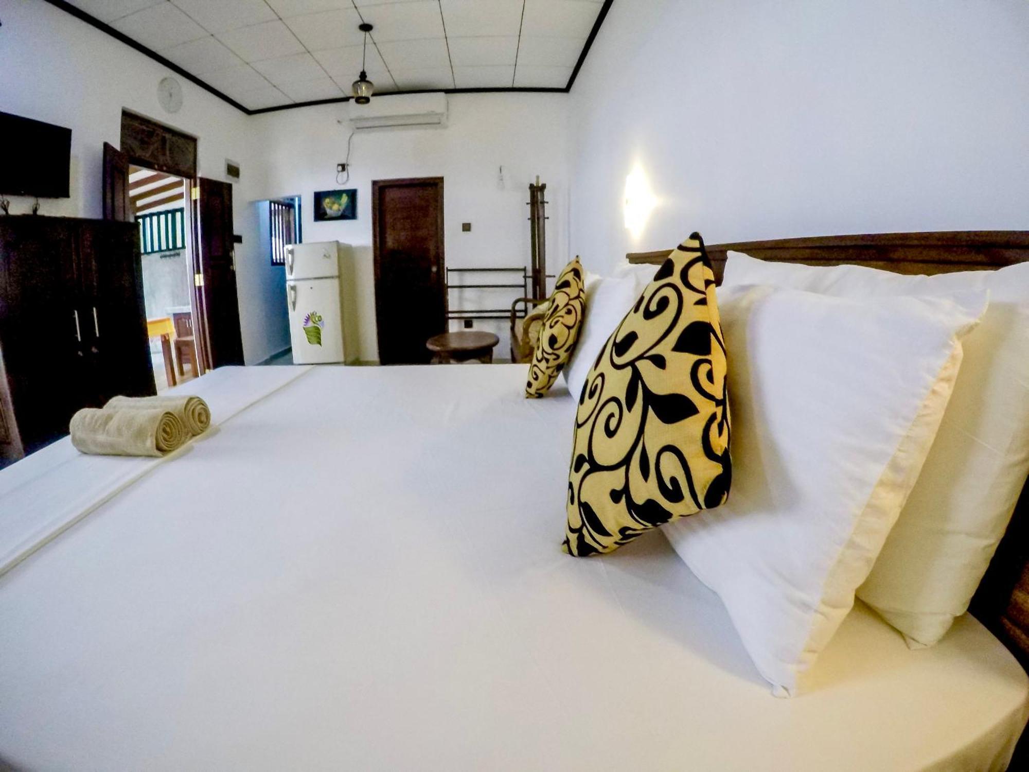 Hotel The Nook Hikkaduwa Esterno foto