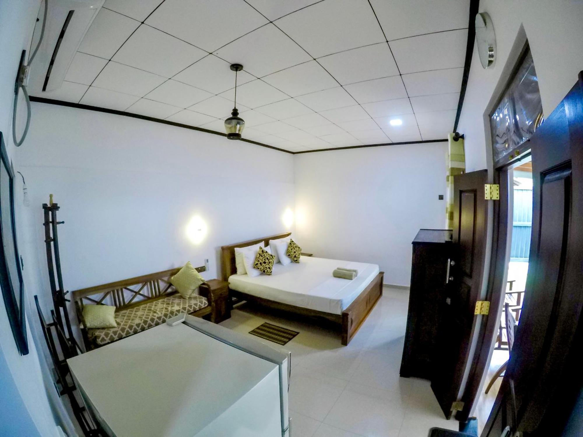 Hotel The Nook Hikkaduwa Esterno foto