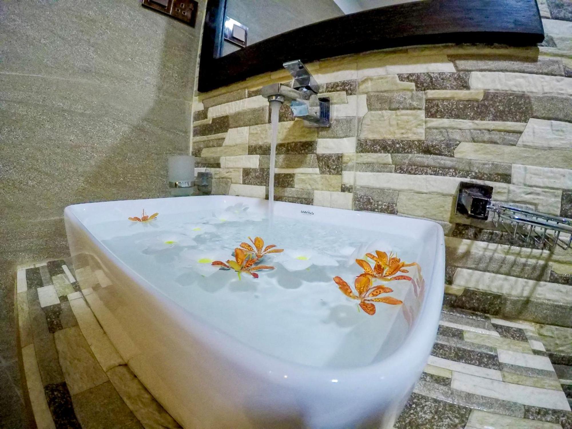 Hotel The Nook Hikkaduwa Esterno foto